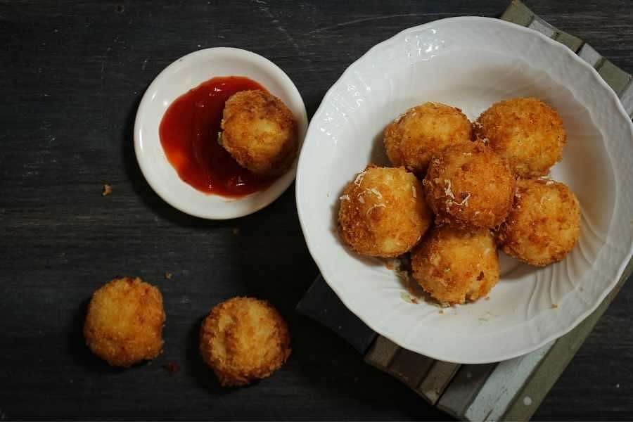 Authentic Nepali Alu Chop Recipe (Potato Cutlet Fritters)