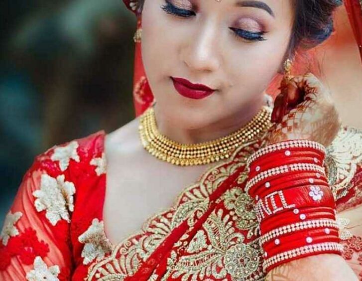 Nepali Wedding: Stunning Red and Gold Sari Outfits
