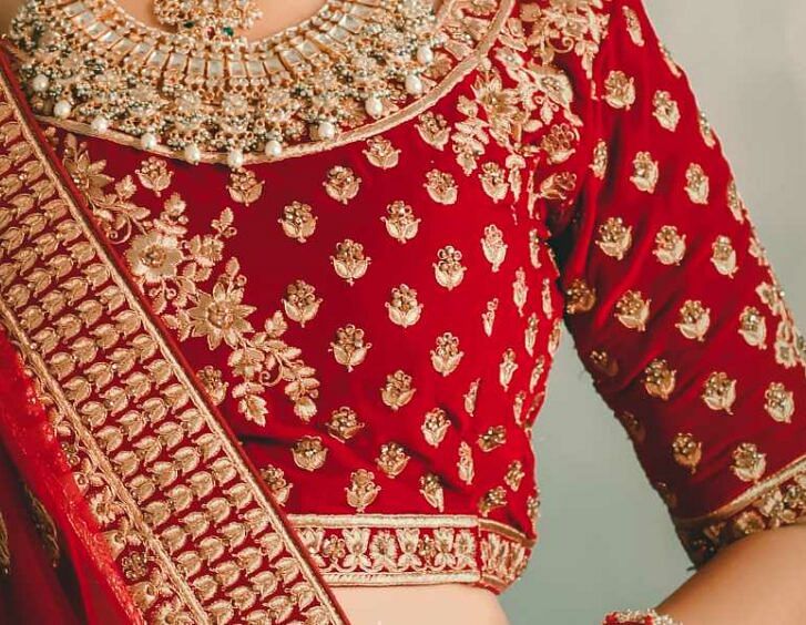 How To Choose The Right Saree Blouse For Your Body Type?
